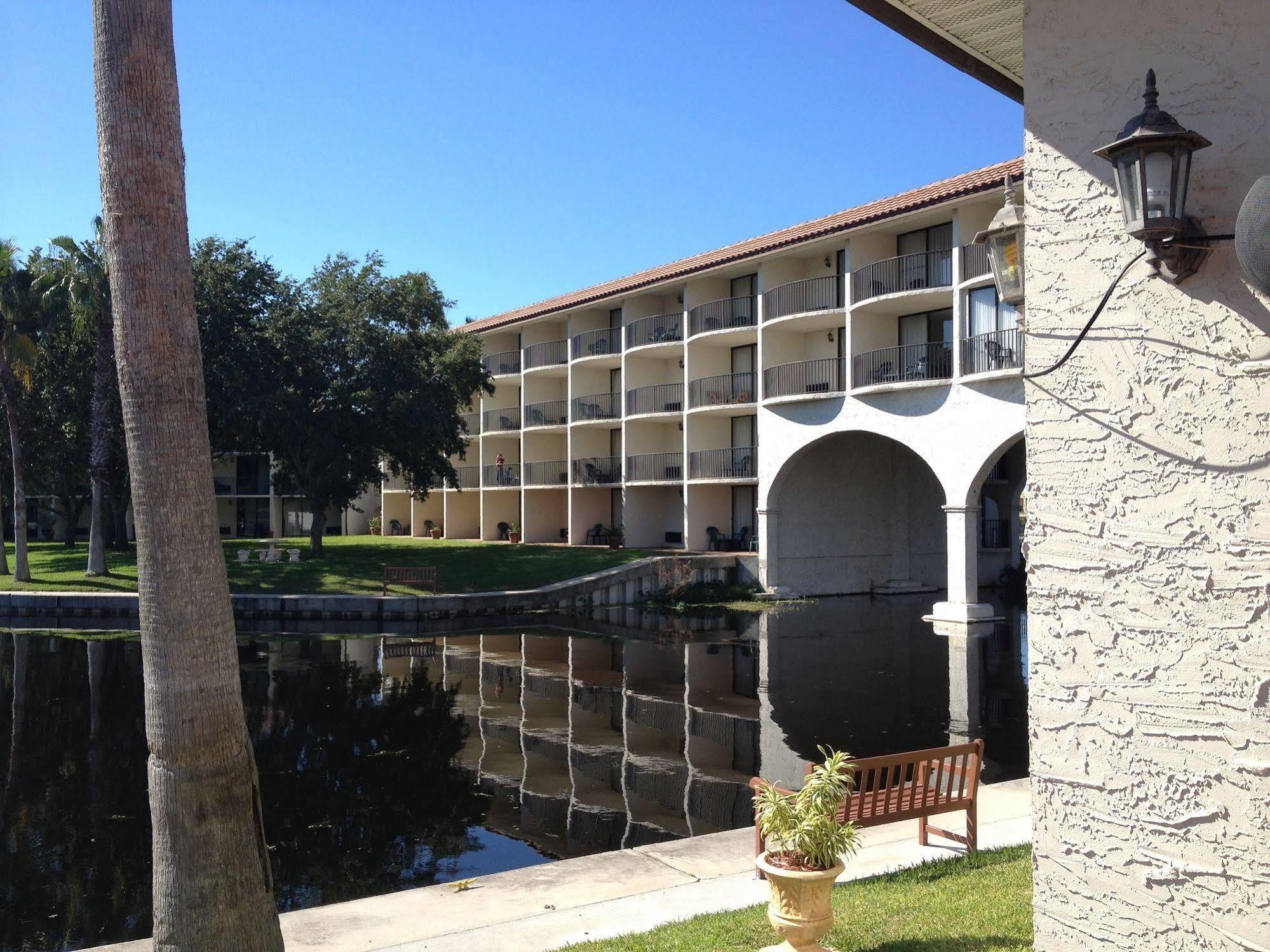 Vista Inn Lake Tarpon Palm Harbor Exterior foto