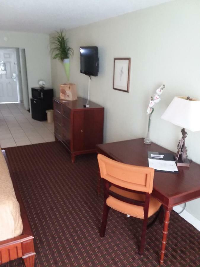 Vista Inn Lake Tarpon Palm Harbor Exterior foto